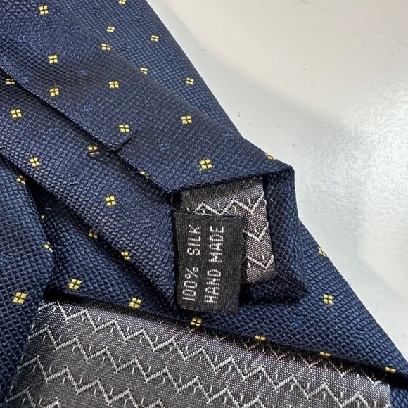 Vintage Hermes Paris Navy Yellow Mens Tie 100% Silk Hand Made - Picture 5 of 8